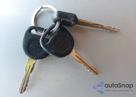 2003 Chevrolet Silverado 1500 из США, поврежденный, VIN 1GCEC14X63Z294773